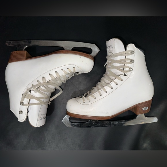 Riedell Diamond Jr Figure Skates - Picture 2 of 8